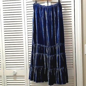 Chico's women's size 1 (medium) Long Maxi blue velvet Ruffled Skirt